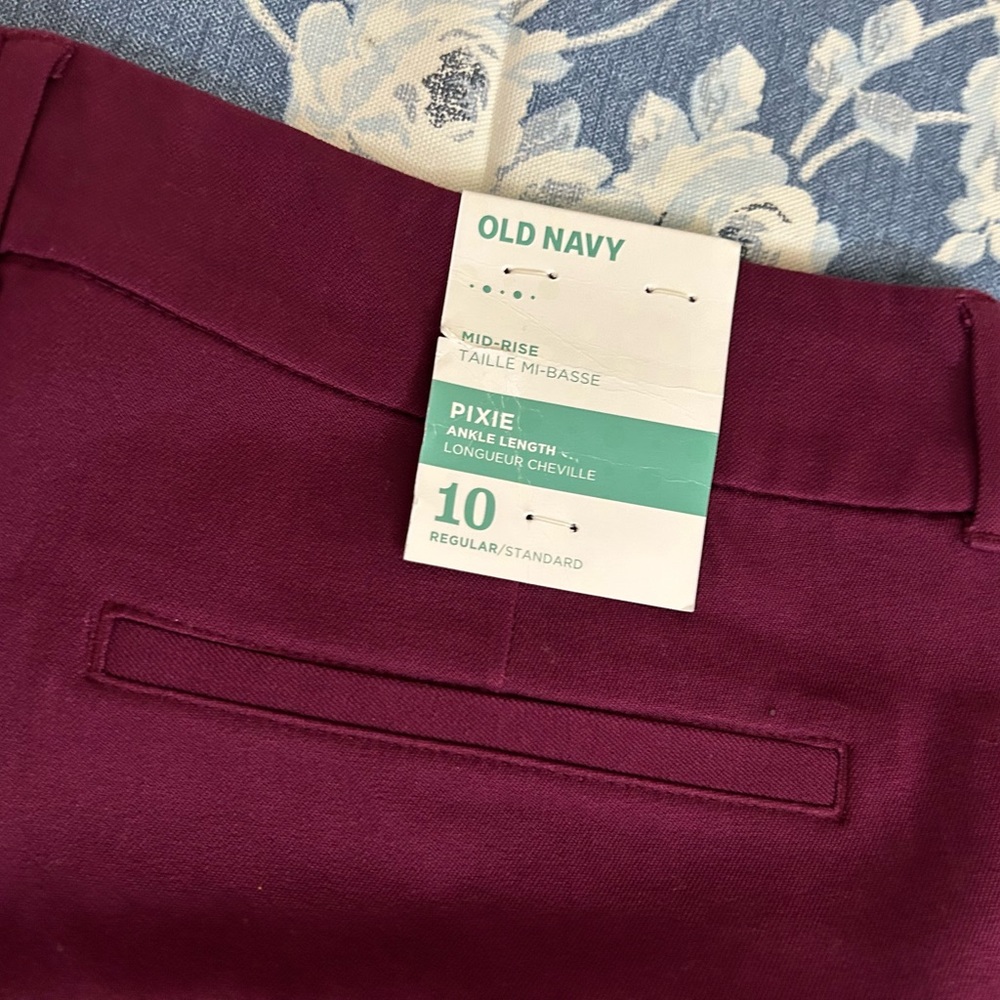 Old Navy Pixie Trouser new with tags size 10